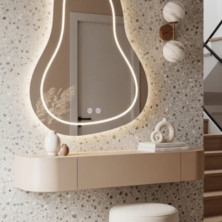 Console flottante sur mur terrazzo avec miroir de forme organique eclaire