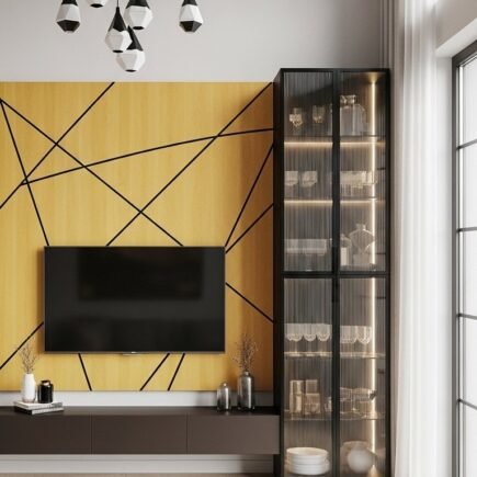 Mur TV design avec panneau jaune et lignes graphiques noires