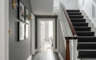 couloir gris perle carrelage