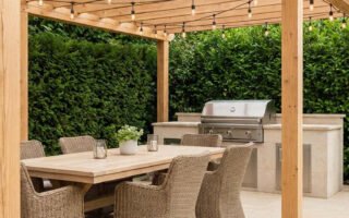 pergola repas chaises osier lumiere