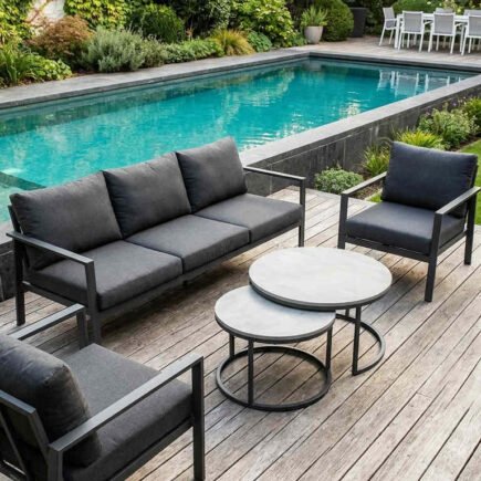 terrasse bois salon gris piscine