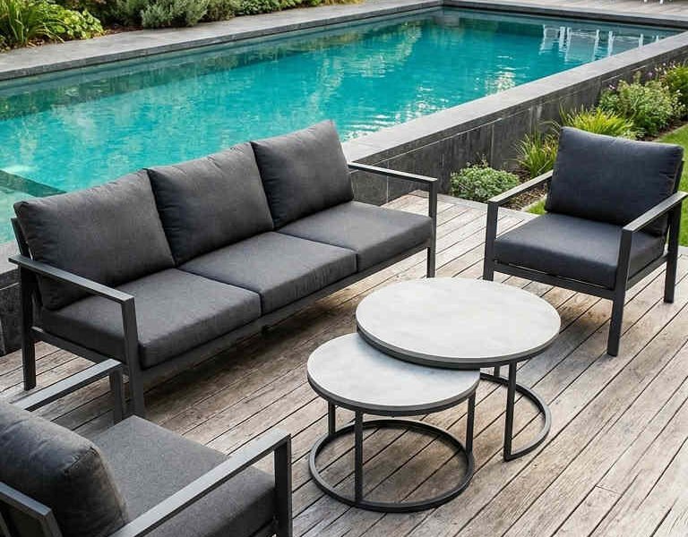 terrasse bois salon gris piscine