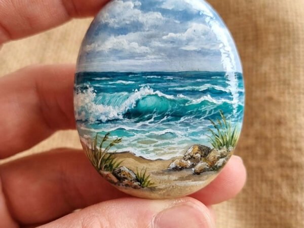 galet peint ocean vague miniature